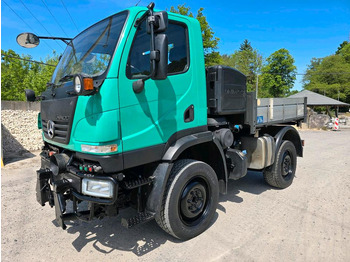 Camión caja abierta UNIMOG U20