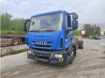 Camión chasis IVECO EuroCargo 140E