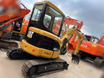 Miniexcavadora CATERPILLAR 303