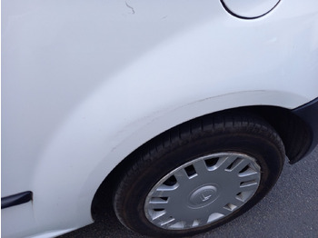 Coche CITROEN C2 -Berline commerciale essence  - 3 portes - 2 places - autoradio - BV 5 - 4CV - Carrosserie : Légères griffes sur bas de caisse côté droit (Voir photo) - Leger décalage aile avant gauche (Vo: foto 4