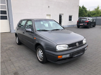 Sedan VOLKSWAGEN