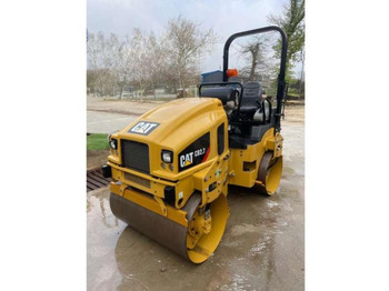 Apisonadora de asfalto CATERPILLAR