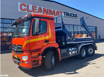 Camión portacontenedor de cadenas MERCEDES-BENZ Arocs