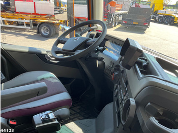 Foto del interior 1: Camión multibasculante, Camión grúa Volvo FM 420 8x2 Hiab 25 Tonmeter laadkraan Welvaarts laadkraan weegsysteem