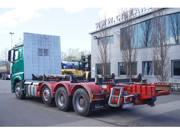Camión forestal para transporte de madera Mercedes-Benz Arocs 3563 8 × 4 / 630 HP / steered axle / Logging superstructure: foto 5