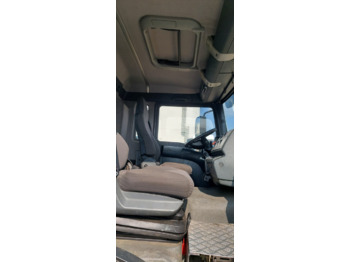 Foto del interior 1: Camión cisterna MAN HS 26 FNLC