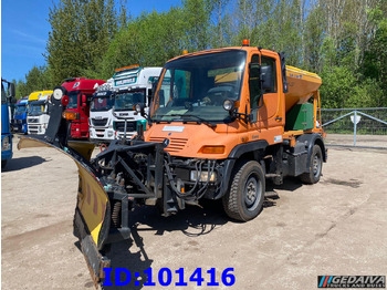 Máquina quitanieve UNIMOG U300