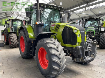 Tractor CLAAS Arion 550