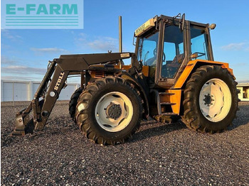 Tractor RENAULT