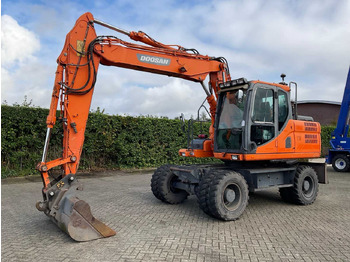 Excavadora de ruedas DOOSAN DX140W-3