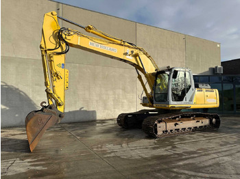 Excavadora NEW HOLLAND E215B