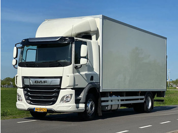 Camión caja cerrada DAF CF 260