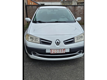 Coche RENAULT