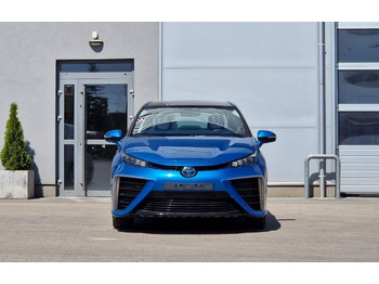 Sedan Toyota Mirai: foto 2
