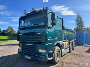 Camión volquete DAF XF 105 460