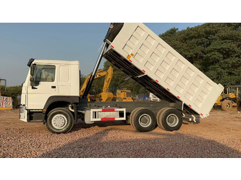 Camión volquete para transporte de silos SINOTRUK HOWO 371hp 6x4: foto 4