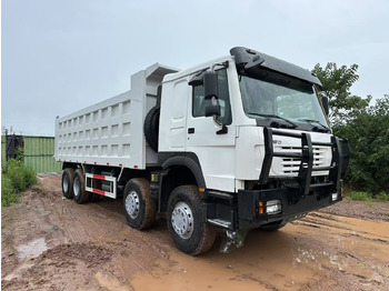 Camión volquete para transporte de materiales áridos Sinotruk HOWO 371hp: foto 2
