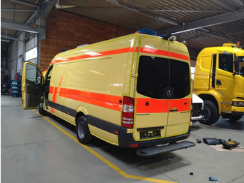 Ambulancia MERCEDES-BENZ Sprinter 519