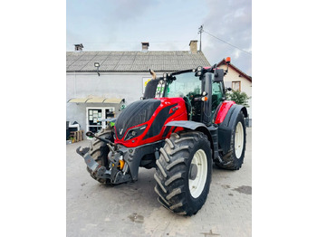 Tractor VALTRA T214