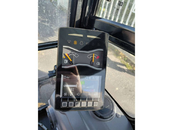 Excavadora de cadenas CAT 302: foto 5