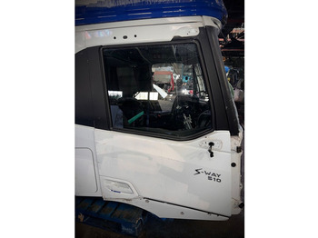 Puerta y piezas IVECO