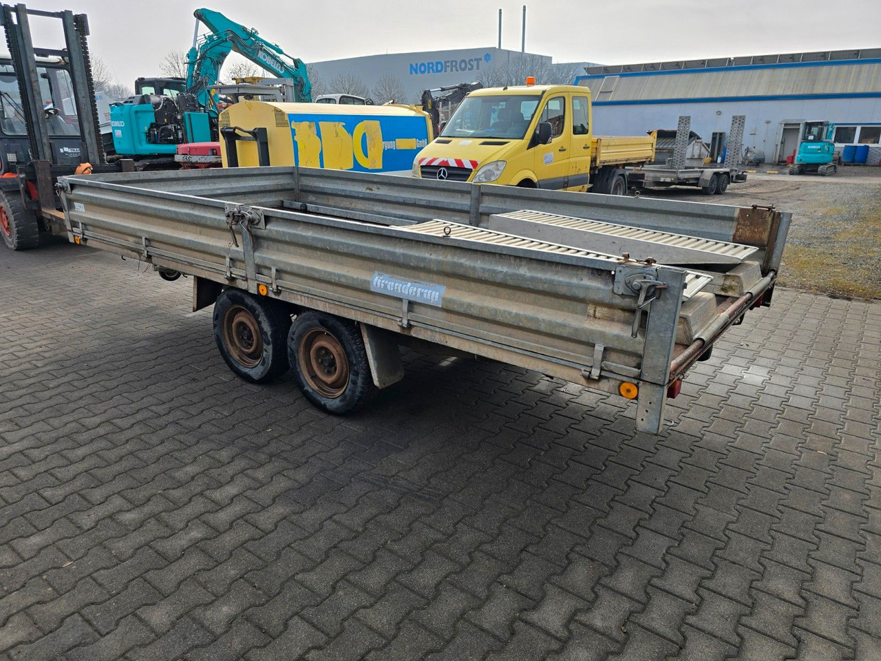 Brenderup Anhänger 2000 GB Bagger L/B/H 4270 x 2050 x 400 - Remolque de coche: foto 3 Brenderup Anhänger 2000 GB Bagger L/B/H 4270 x 2050 x 400 - Remolque de coche: foto 3