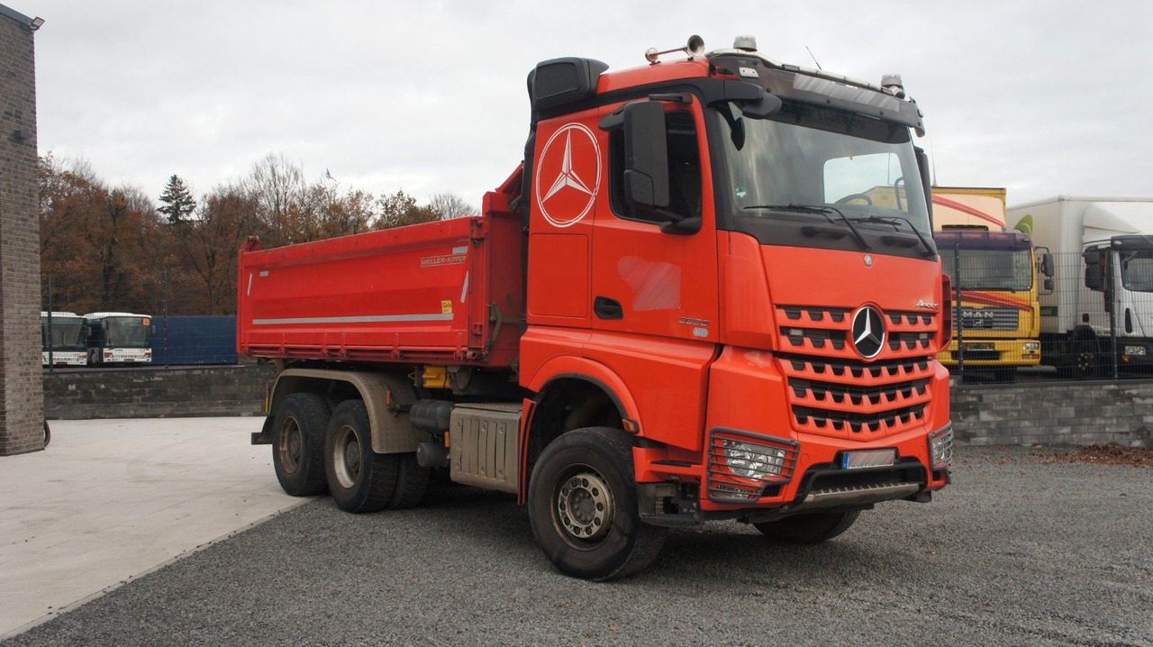 Mercedes-Benz Actros 2663 Dreiseitenkipper Meiller Bordmatik - Camión volquete: foto 3 Mercedes-Benz Actros 2663 Dreiseitenkipper Meiller Bordmatik - Camión volquete: foto 3