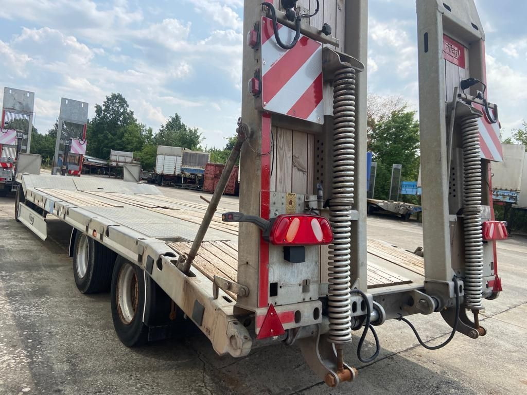 Fliegl DTS 300 3 Achs Tiefladeranhänger - Remolque góndola rebajadas: foto 4 Fliegl DTS 300 3 Achs Tiefladeranhänger - Remolque góndola rebajadas: foto 4