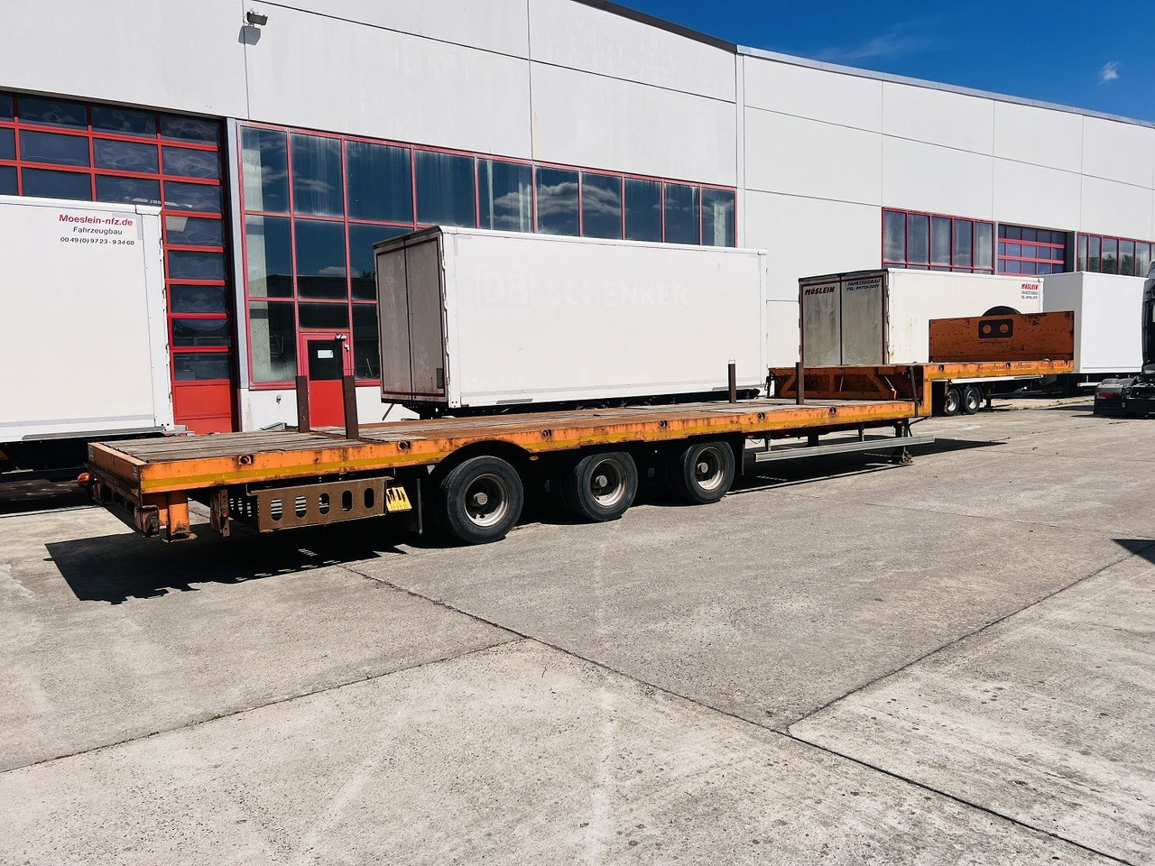 Möslein 3 Achs Satteltieflader Plato 45 t GGfür Fertigt - Semirremolque góndola rebajadas: foto 2 Möslein 3 Achs Satteltieflader Plato 45 t GGfür Fertigt - Semirremolque góndola rebajadas: foto 2