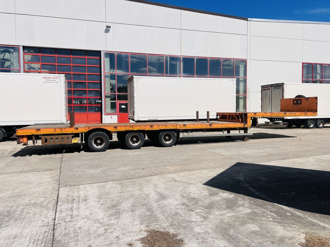 Möslein 3 Achs Satteltieflader Plato 45 t GGfür Fertigt - Semirremolque góndola rebajadas: foto 1 Möslein 3 Achs Satteltieflader Plato 45 t GGfür Fertigt - Semirremolque góndola rebajadas: foto 1