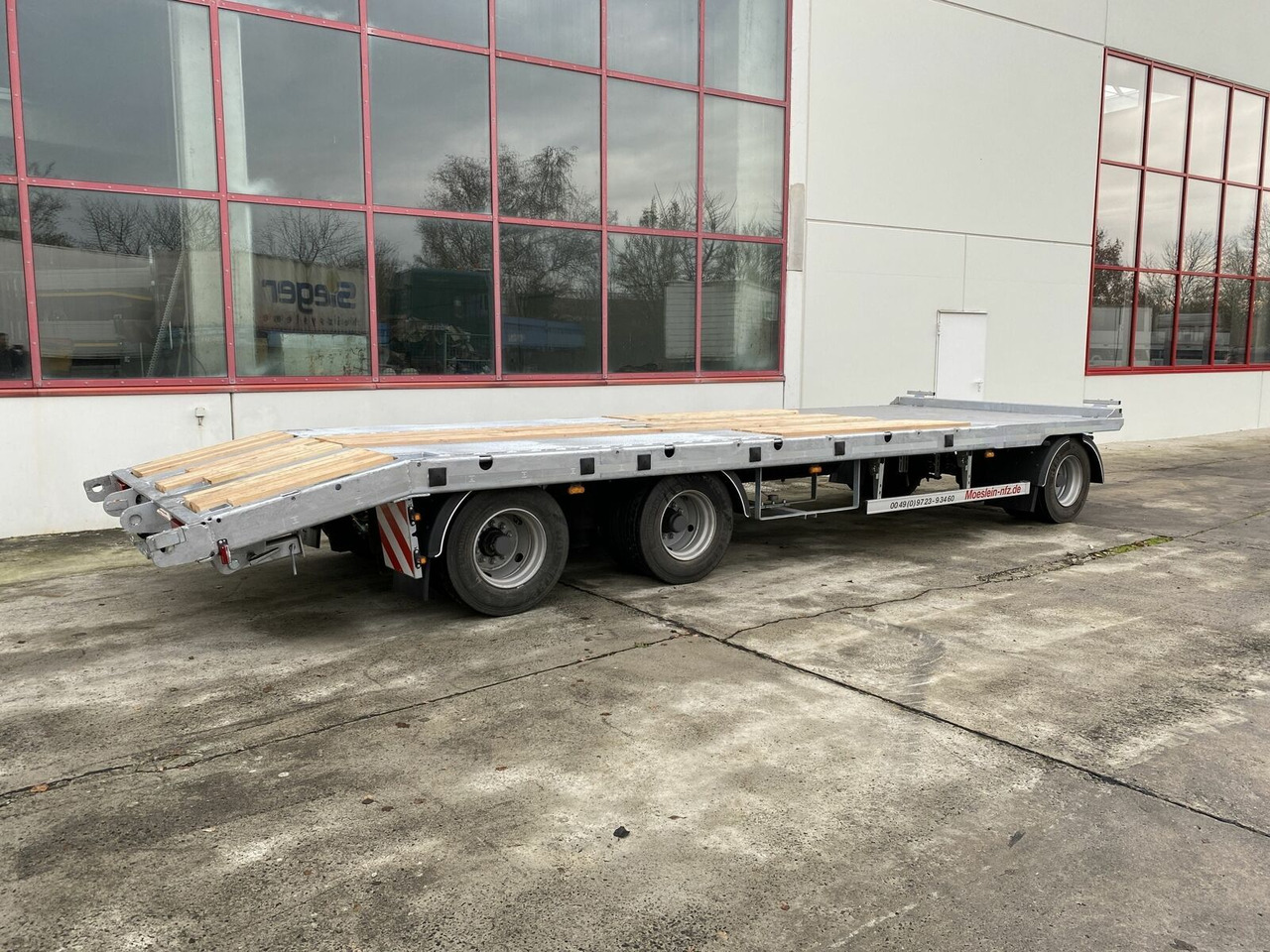 Möslein 3 Achs Tieflader gerader Ladefläche 8,10 m,Neuf - Remolque góndola rebajadas: foto 5 Möslein 3 Achs Tieflader gerader Ladefläche 8,10 m,Neuf - Remolque góndola rebajadas: foto 5