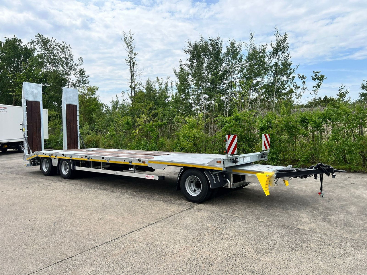 Möslein 3 Achs Tieflader mit gerader Ladefläche 8,10 m, - Remolque góndola rebajadas: foto 2 Möslein 3 Achs Tieflader mit gerader Ladefläche 8,10 m, - Remolque góndola rebajadas: foto 2
