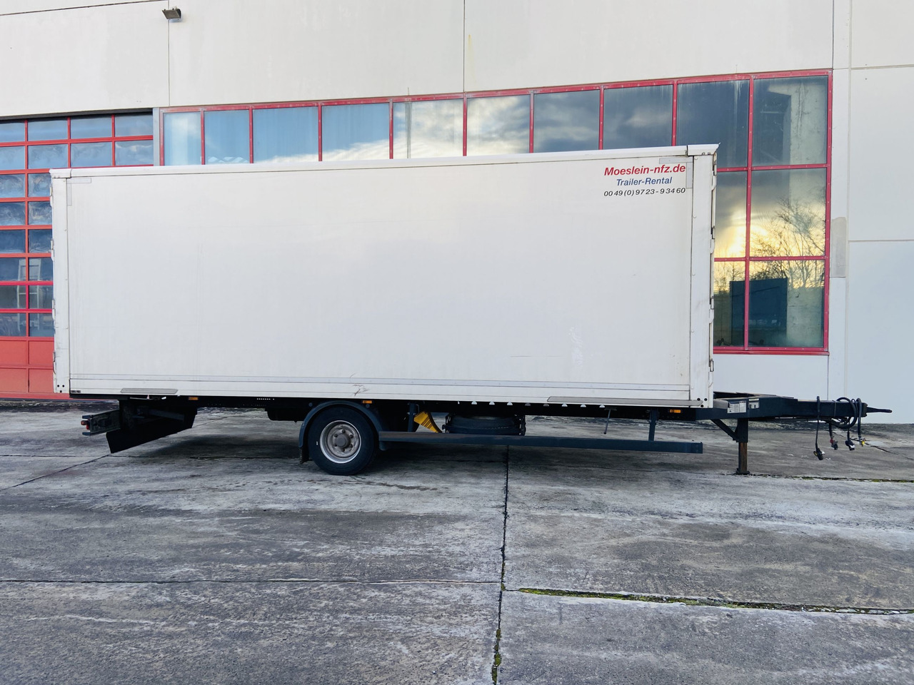 Möslein EK 1- D 7,3  1 Achs Kofferanhänger - Remolque caja cerrada: foto 1 Möslein EK 1- D 7,3  1 Achs Kofferanhänger - Remolque caja cerrada: foto 1