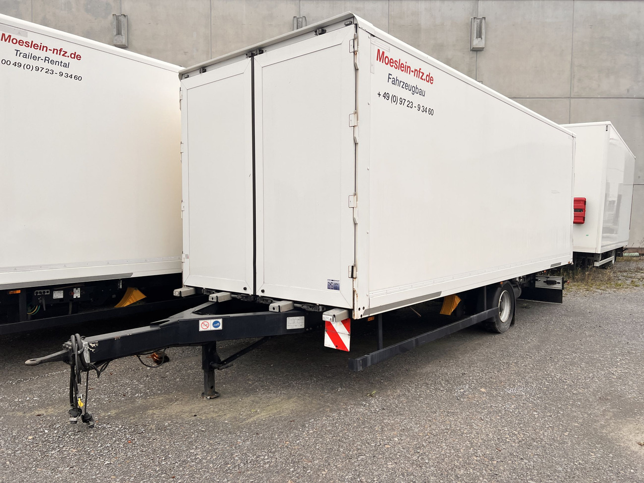 Möslein EK 1- D 7,3  1 Achs Kofferanhänger Durchladen7,08 m lang - Remolque caja cerrada: foto 2 Möslein EK 1- D 7,3  1 Achs Kofferanhänger Durchladen7,08 m lang - Remolque caja cerrada: foto 2
