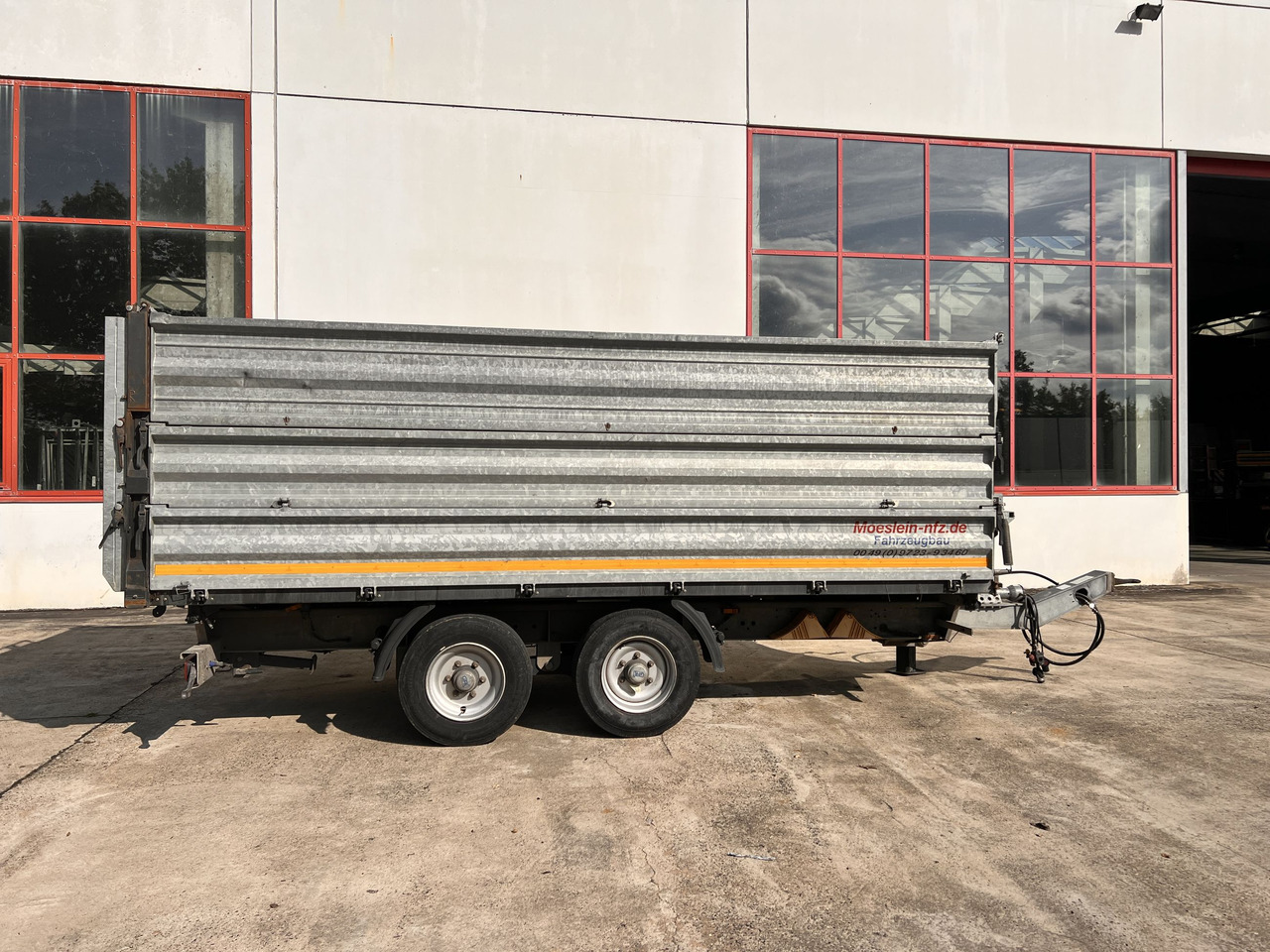 Möslein TDS 13 Schwebheim 13 t Tandemkipper- Tieflader, Aufsatzbordwände - Remolque volquete: foto 3 Möslein TDS 13 Schwebheim 13 t Tandemkipper- Tieflader, Aufsatzbordwände - Remolque volquete: foto 3