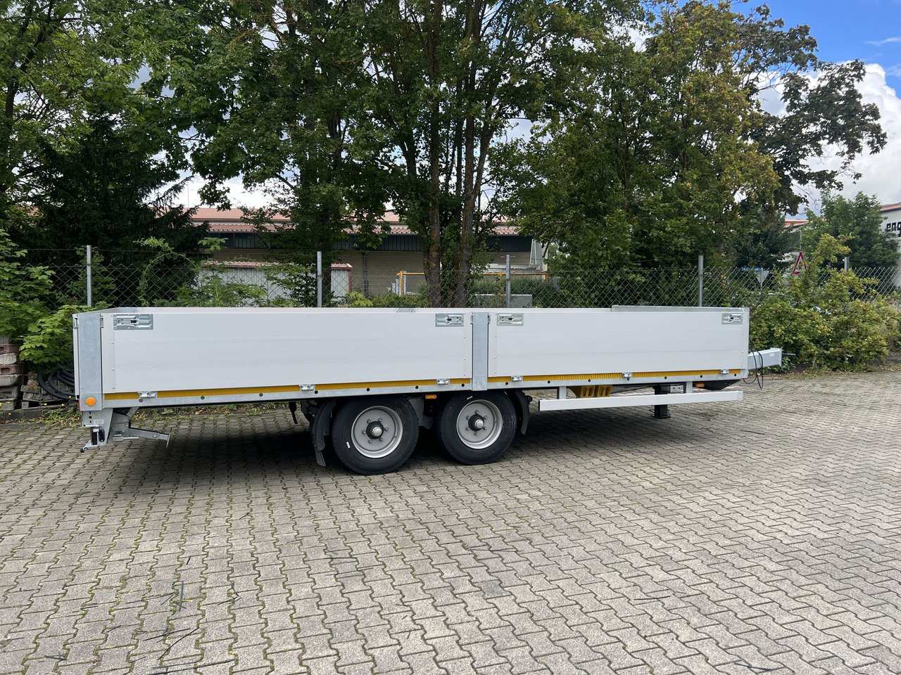 Möslein THT 11 G 6,2 L Tandem- Pritschenanhänger- Tieflader - Remolque plataforma/ Caja abierta: foto 3 Möslein THT 11 G 6,2 L Tandem- Pritschenanhänger- Tieflader - Remolque plataforma/ Caja abierta: foto 3
