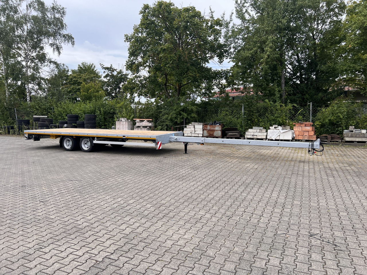 Möslein THT 11 G Ausziehbar 11,9 t Tandemanhänger- Tieflader, ausziehbarLuftgefedert - Remolque plataforma/ Caja abierta: foto 1 Möslein THT 11 G Ausziehbar 11,9 t Tandemanhänger- Tieflader, ausziehbarLuftgefedert - Remolque plataforma/ Caja abierta: foto 1