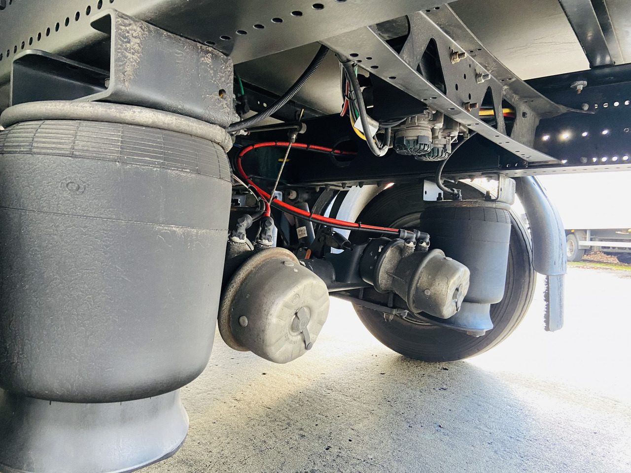 Möslein TKO 105 D 7m weiß Tandem- Koffer, Durchladbar, Neuwertig - Remolque caja cerrada: foto 3 Möslein TKO 105 D 7m weiß Tandem- Koffer, Durchladbar, Neuwertig - Remolque caja cerrada: foto 3