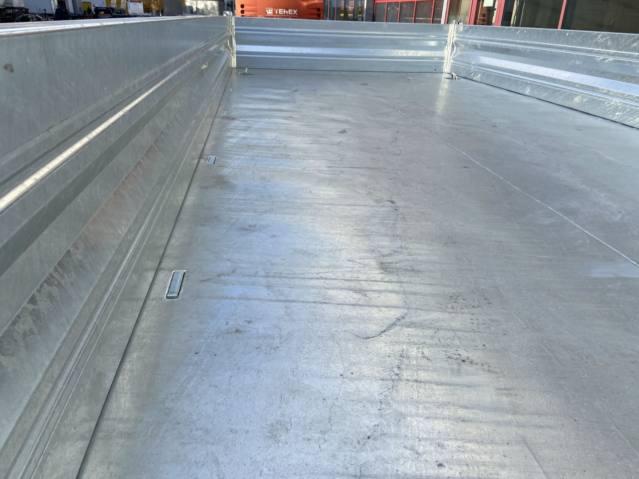 Möslein TTD 11 Breite Reifen  Kipper Tieflader, Breite Reifen-- Neufahrzeug -- - Remolque volquete: foto 2 Möslein TTD 11 Breite Reifen  Kipper Tieflader, Breite Reifen-- Neufahrzeug -- - Remolque volquete: foto 2