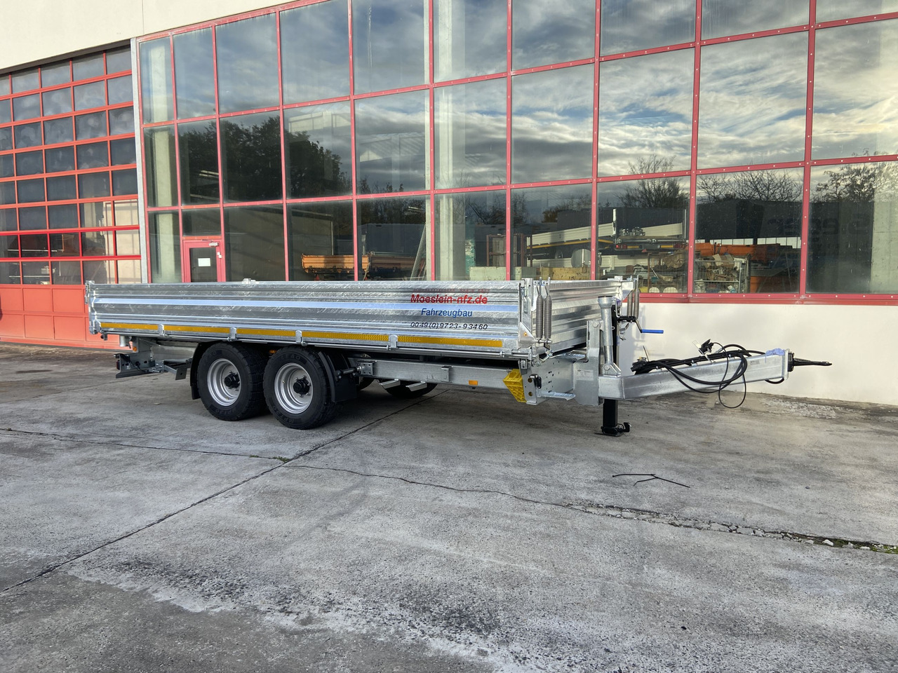 Möslein TTD 11 Breite Reifen  Kipper Tieflader, Breite Reifen-- Neufahrzeug -- - Remolque volquete: foto 4 Möslein TTD 11 Breite Reifen  Kipper Tieflader, Breite Reifen-- Neufahrzeug -- - Remolque volquete: foto 4