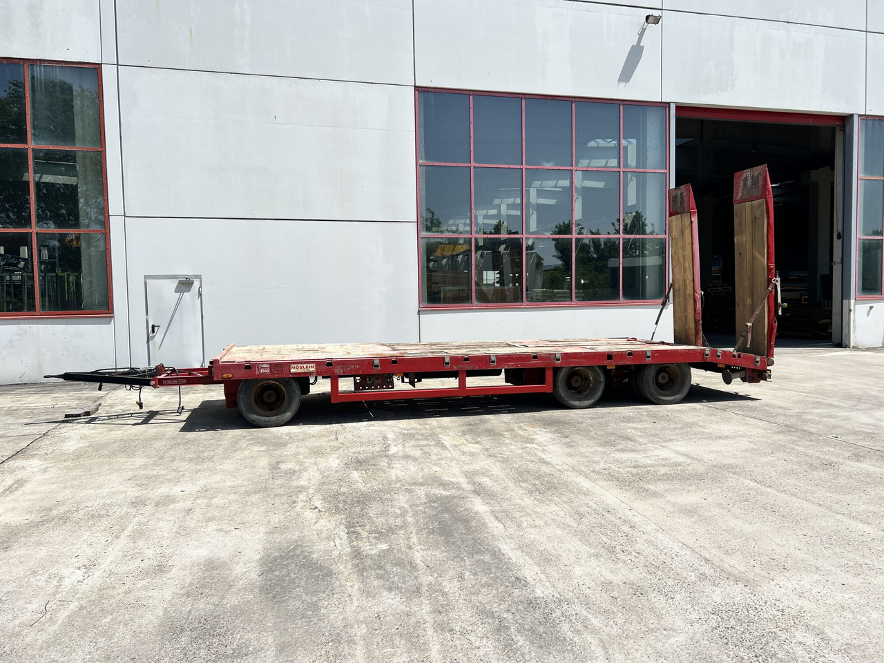 T3 3 Achs Tiefladeranhänger mit gerader Ladefläche - Remolque góndola rebajadas: foto 1 T3 3 Achs Tiefladeranhänger mit gerader Ladefläche - Remolque góndola rebajadas: foto 1