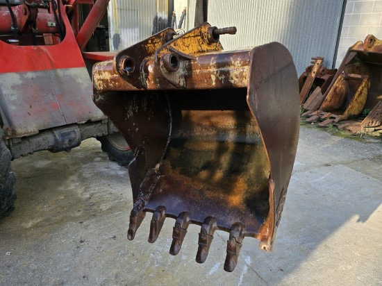 CAZO- 85 CM DE ANCHO (MINIEXCAVADORA 5-8 TN Y RETROCARGADORAS JCB) - Cazo: foto 1 CAZO- 85 CM DE ANCHO (MINIEXCAVADORA 5-8 TN Y RETROCARGADORAS JCB) - Cazo: foto 1