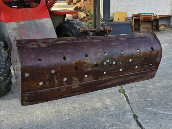 CAZO DE LIMPIEZA- 150 CM DE ANCHO (MINIEXCAVADORA 5-9 TN Y RETROCARGADORAS JCB) - Cazo: foto 4 CAZO DE LIMPIEZA- 150 CM DE ANCHO (MINIEXCAVADORA 5-9 TN Y RETROCARGADORAS JCB) - Cazo: foto 4