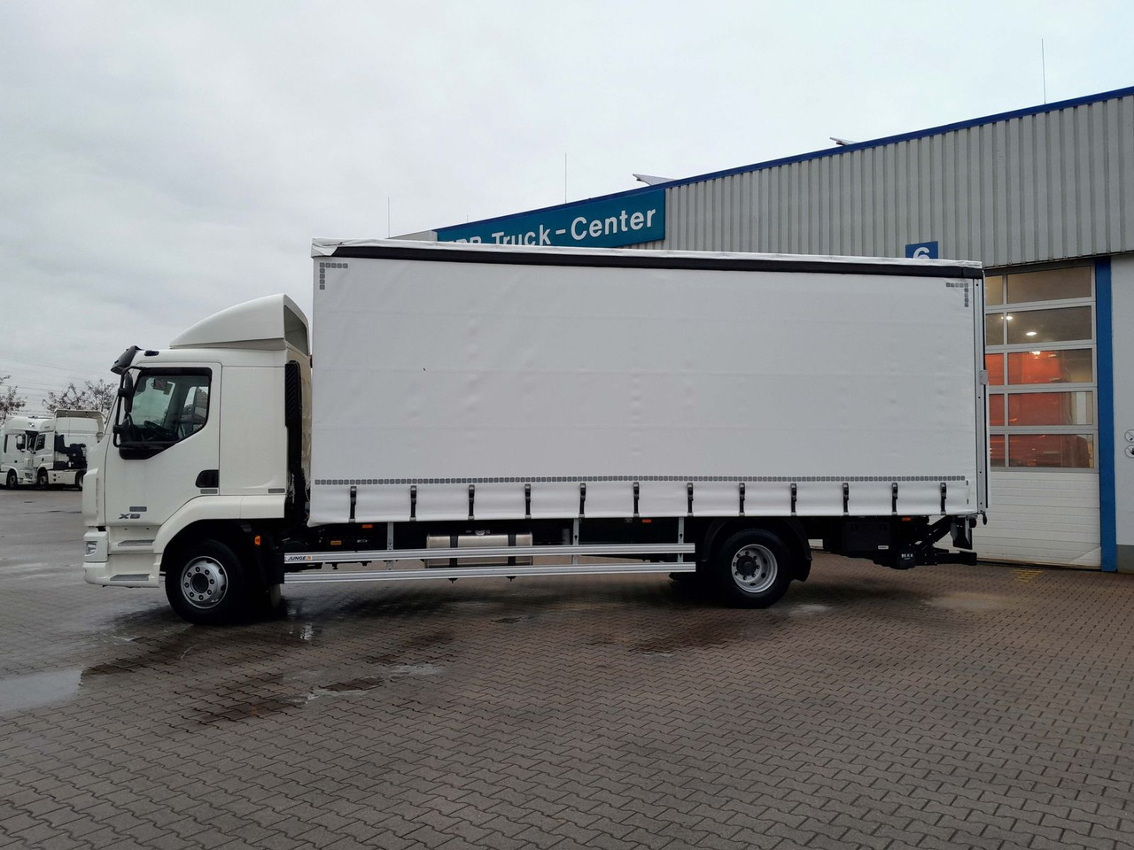 DAF FA XB 290 16t Junge Curtainsider - Camión lona: foto 4 DAF FA XB 290 16t Junge Curtainsider - Camión lona: foto 4