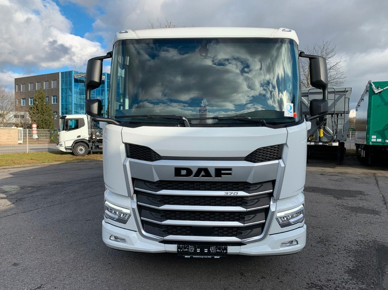 DAF XD 370 FA Getränkeaufbau zikun - Camión transporte de bebidas: foto 2 DAF XD 370 FA Getränkeaufbau zikun - Camión transporte de bebidas: foto 2