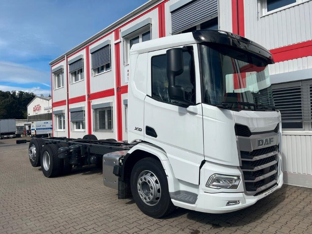 DAF XD 450 FAN Fahrgestell - Camión chasis: foto 2 DAF XD 450 FAN Fahrgestell - Camión chasis: foto 2