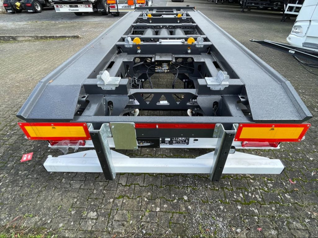 Wielton 2-Achs Außenroller-Abrollanhänger - Remolque multilift/ Portacontenedores de cadenas: foto 4 Wielton 2-Achs Außenroller-Abrollanhänger - Remolque multilift/ Portacontenedores de cadenas: foto 4