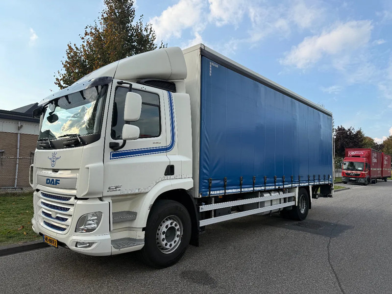 DAF CF 290 2016 - Camión caja cerrada: foto 1 DAF CF 290 2016 - Camión caja cerrada: foto 1