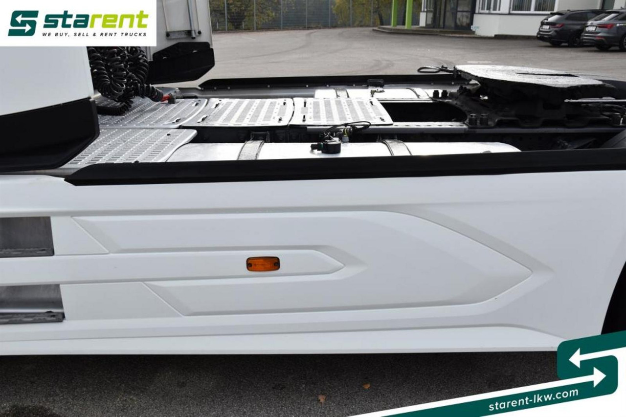 Cabeza tractora DAF XG+ 530 Leder Intarder Standklima ACC Alufelgen: foto 9