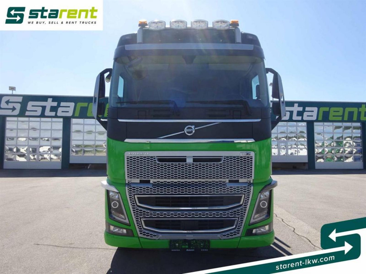 Volvo FH16 750 6x4 Holzaufbau mit Kran (Tajfun LIV120Z) - Camión forestal: foto 2 Volvo FH16 750 6x4 Holzaufbau mit Kran (Tajfun LIV120Z) - Camión forestal: foto 2